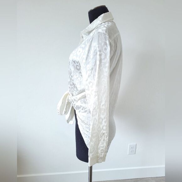 Ivory Animal Print Blouse Jaquard Embossed Satin Semi Sheer Cream Size Small - Picture 3 of 12